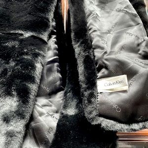 Calvin Klein Faux Fur Black Scarf With Pockets